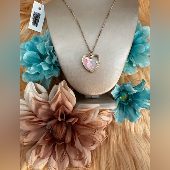 Heart Pendant Necklace With Encased Floating Pink Hearts NEW! - Picture 5 of 9